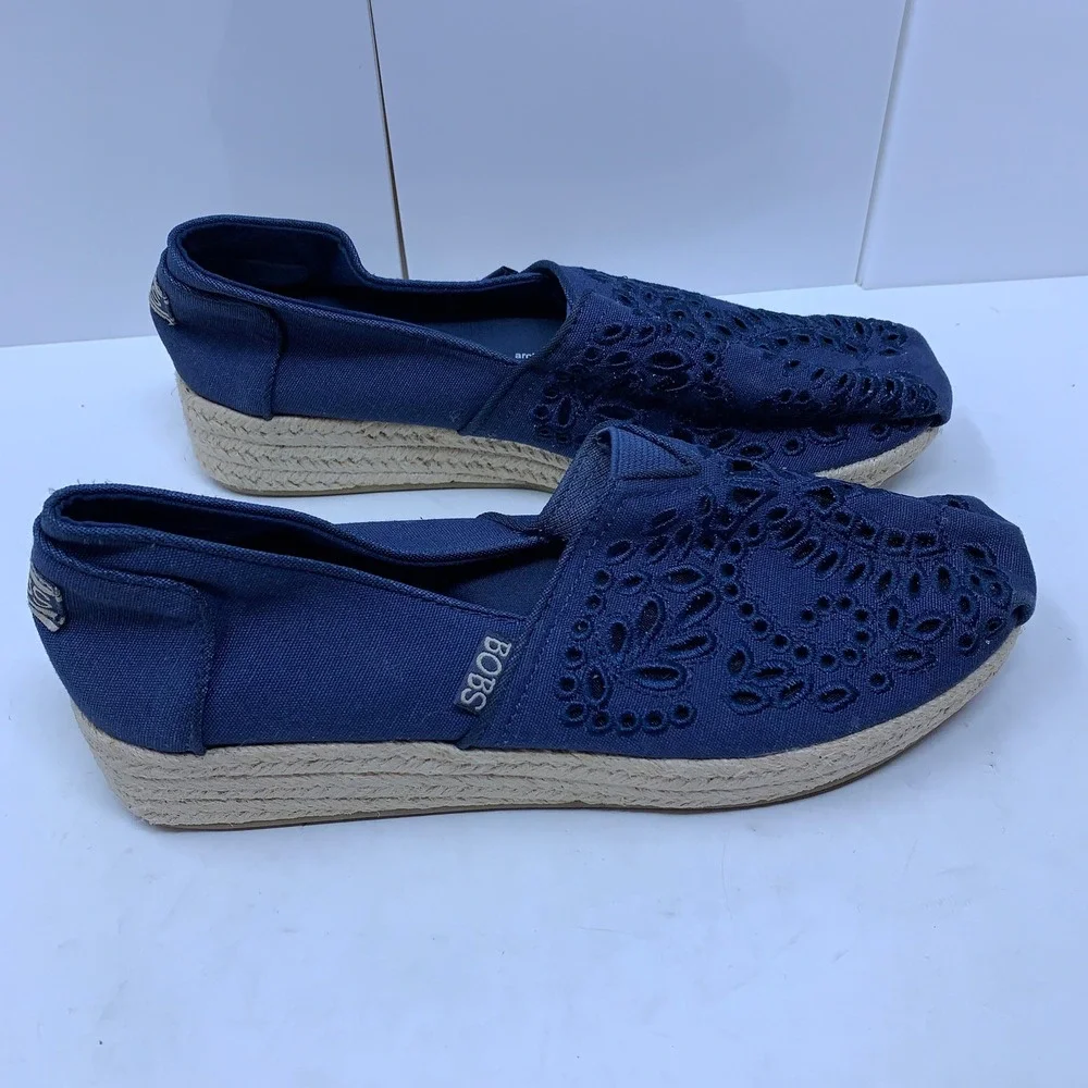 Skechers BOBS Womens 7 Navy Eyelet Lace Crochet Espadrille Slip On Flats 34469